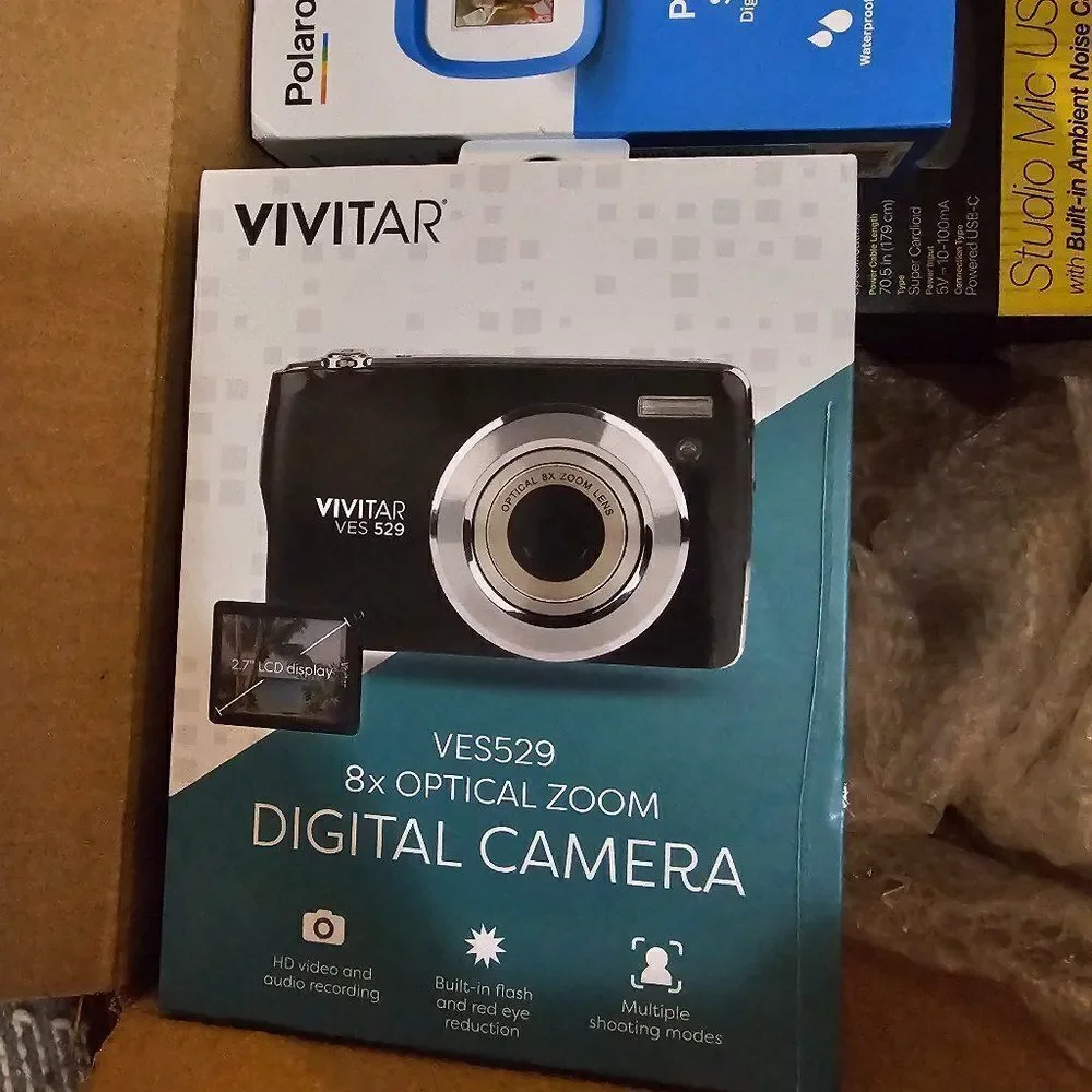 Vivitar VES-529 Black 8X Optical Zoom Digital Camera